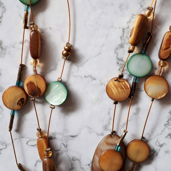 Layered statement necklace with massive pendant - Picture 3 of 4